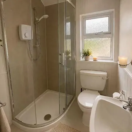 Three Bedroom In Town Centre *